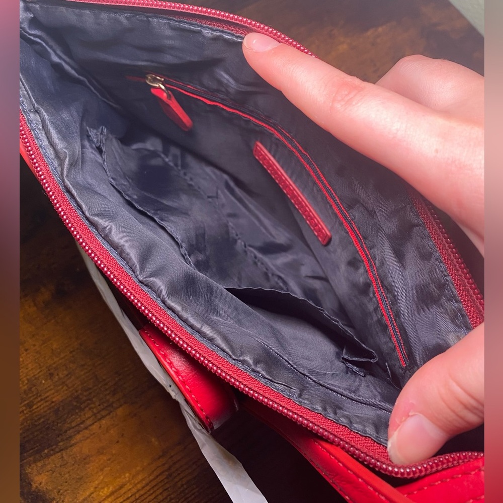 NWOT Tommy Hilfiger Red Crossbody Bag - Picture 4 of 5